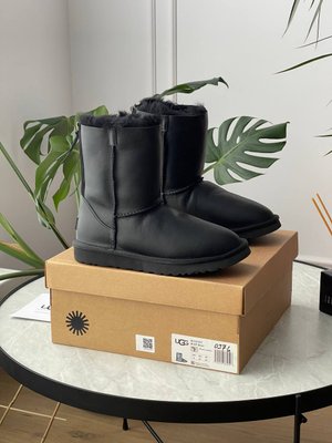 Ugg Short ZIP Black Leather 0376 фото