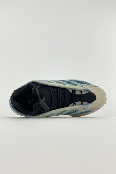 Чоловічі кросівки Adidas Yeezy Boost 700 V3 Kyanite 2873 фото