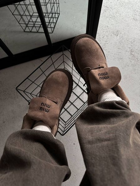 Miu Miu Boots Light brown M002 фото
