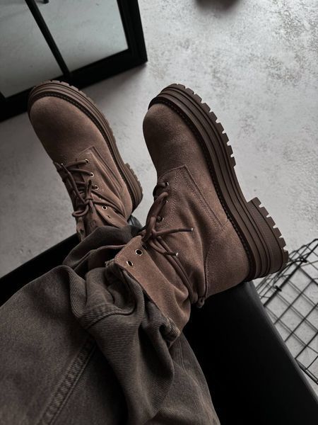 Miu Miu Boots Light brown M002 фото