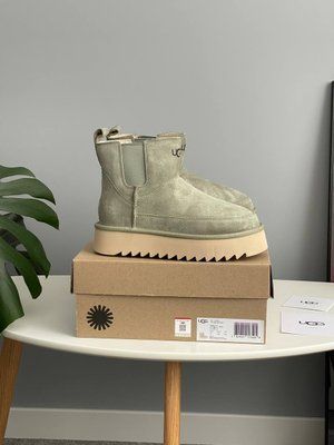 UGG Chelsea Platform Tractor Green
