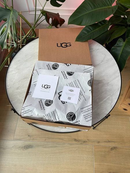 UGG Neumel Platform Chukka Black