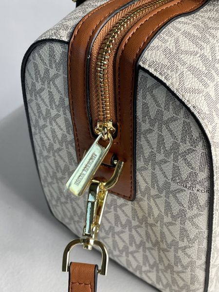 Сумкa Michael Kors Small Hayes Duffle Crossbody 99207 фото