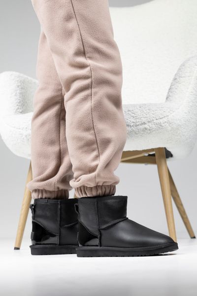 UGG MINI BLACK LACQUER 1046 фото