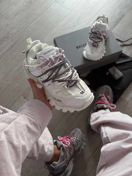 Кроссовки Balenciaga Track Trail Laces Sneaker in White/lilac 58912 фото