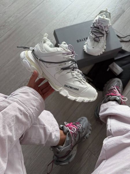 Кроссовки Balenciaga Track Trail Laces Sneaker in White/lilac 58912 фото