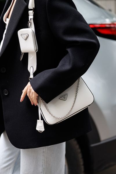 Сумкa Prada Re-Edition 2005 Saffiano Leather Bag White 99410 фото
