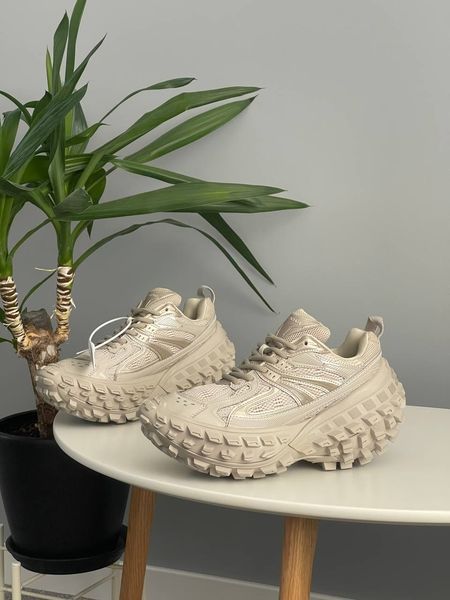Кросівки Balenciaga Defender Beige 685611 1950 фото