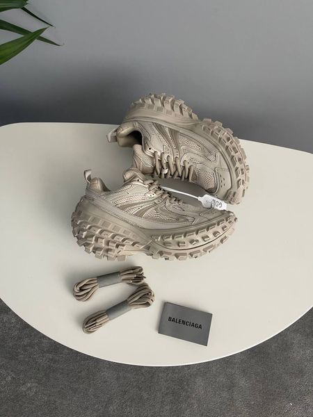 Кросівки Balenciaga Defender Beige 685611 1950 фото